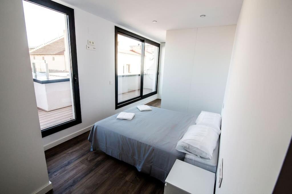 Atico Con Terraza En El Centro De Reus Apartment Exterior photo