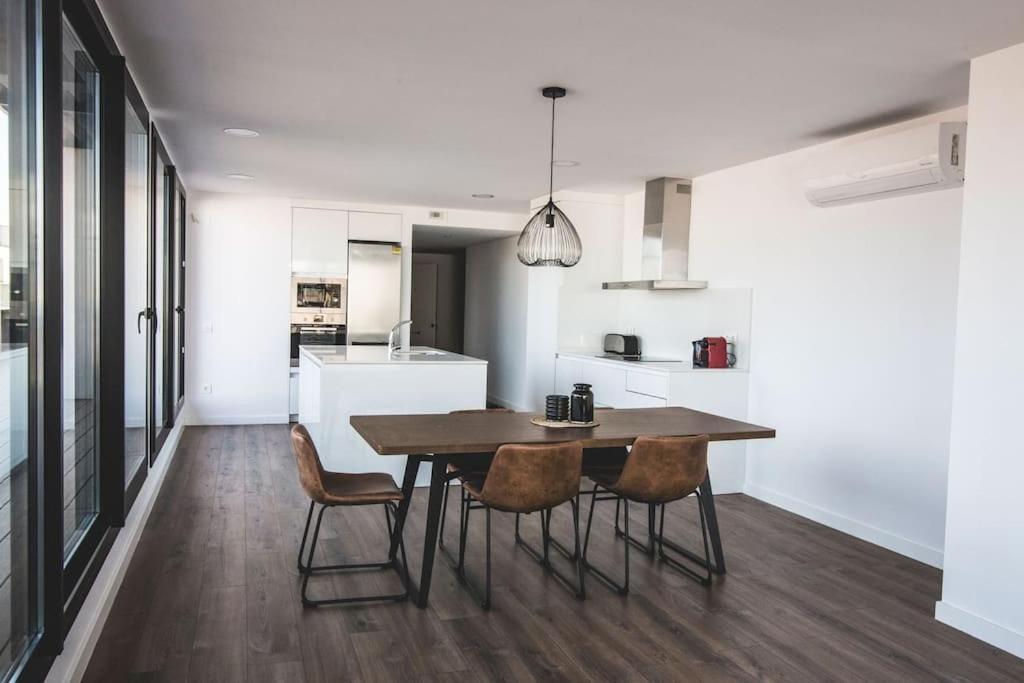 Atico Con Terraza En El Centro De Reus Apartment Exterior photo